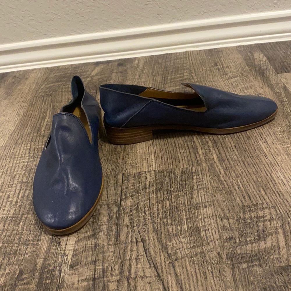 Lucky Brand Cahill blue block heal loafers